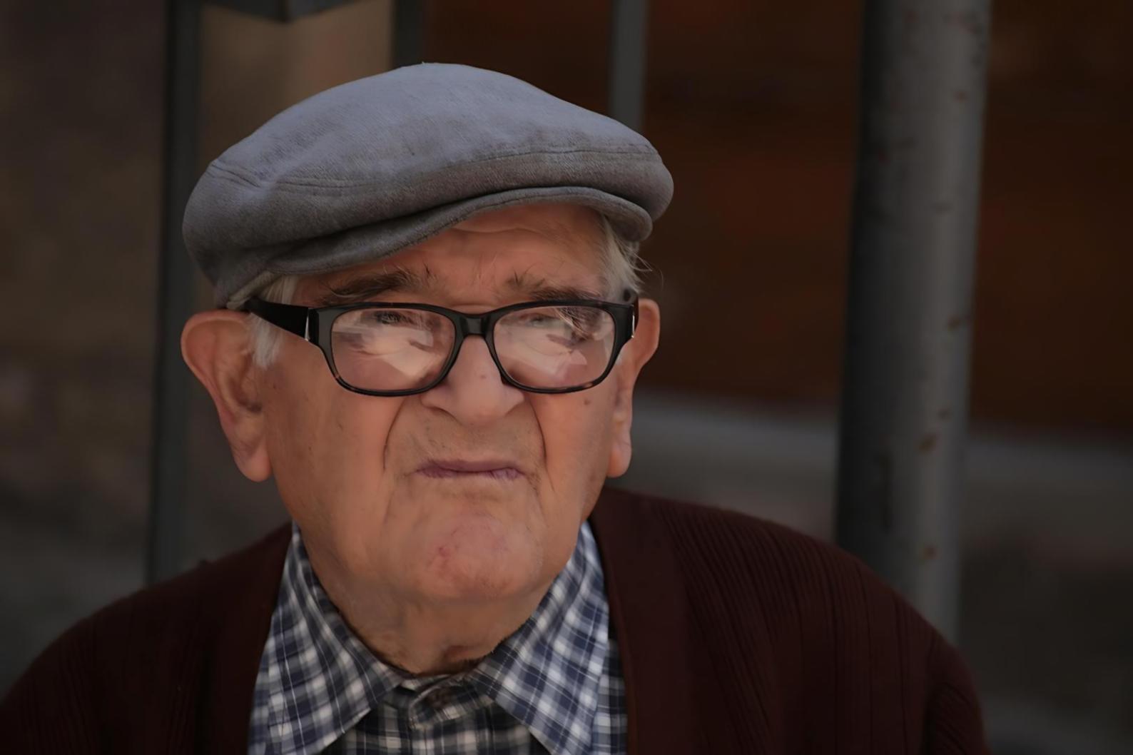 Profesjonalne środowisko pracy socjalnej z dokumentami i materiałami szkoleniowymi